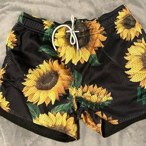 “SunFlower” Lumber Legs gym shorts